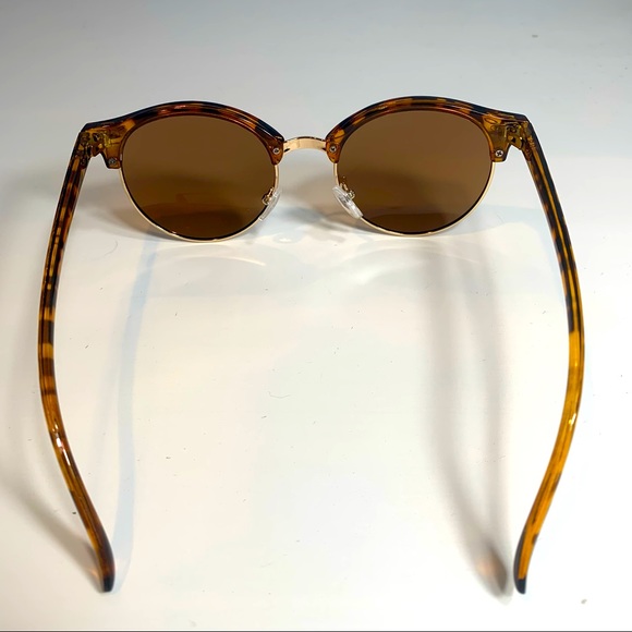 Classic Club Round Sunglasses Brown / Tortoise - Picture 6 of 8